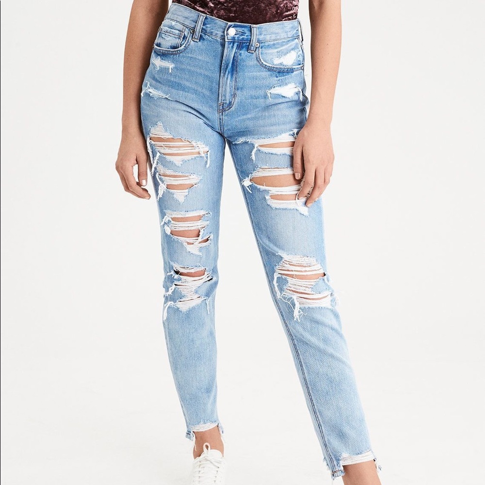 American Eagle light wash ripped mom jeans